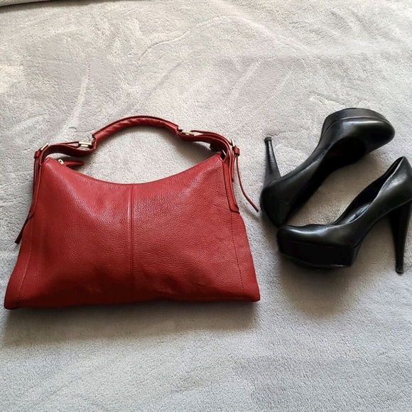 Chic Red Purse in EUC 👌🏼 - Picture 3 of 7